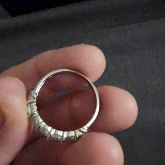 Ring - Picture 3 of 6